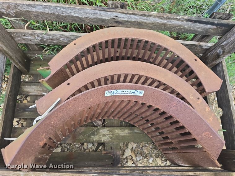 image for item EK6322 (16) John Deere combine concaves
