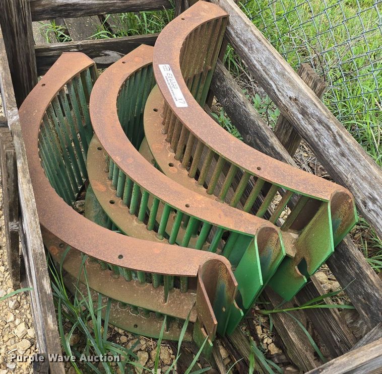 image for item EK6322 (16) John Deere combine concaves