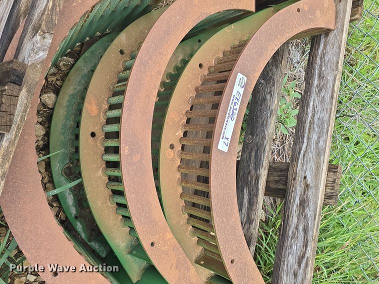 image for item EK6322 (16) John Deere combine concaves
