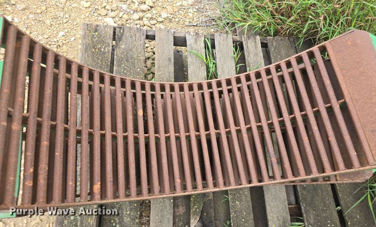 image for item EK6322 (16) John Deere combine concaves