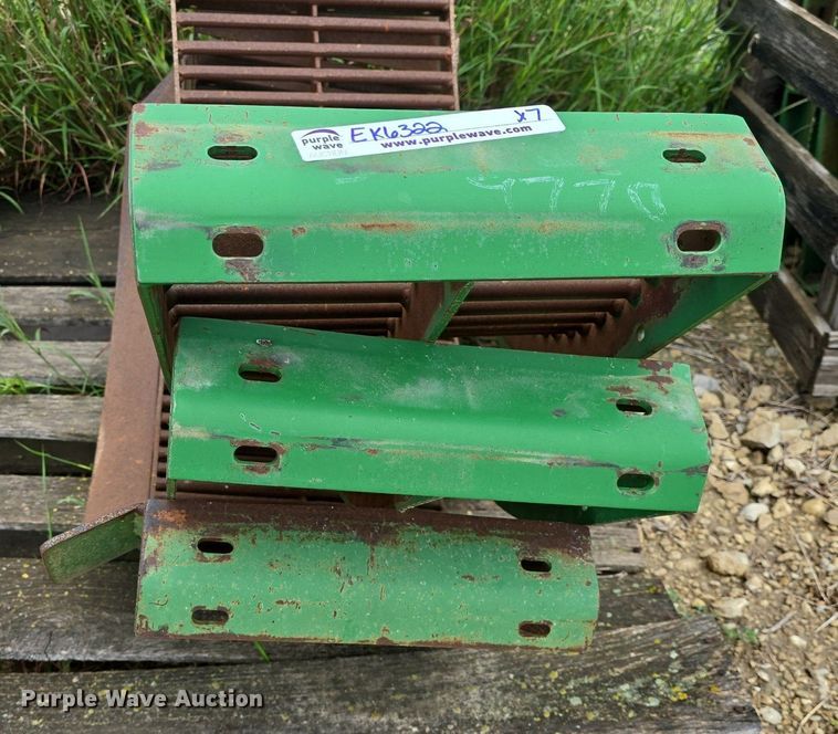 image for item EK6322 (16) John Deere combine concaves