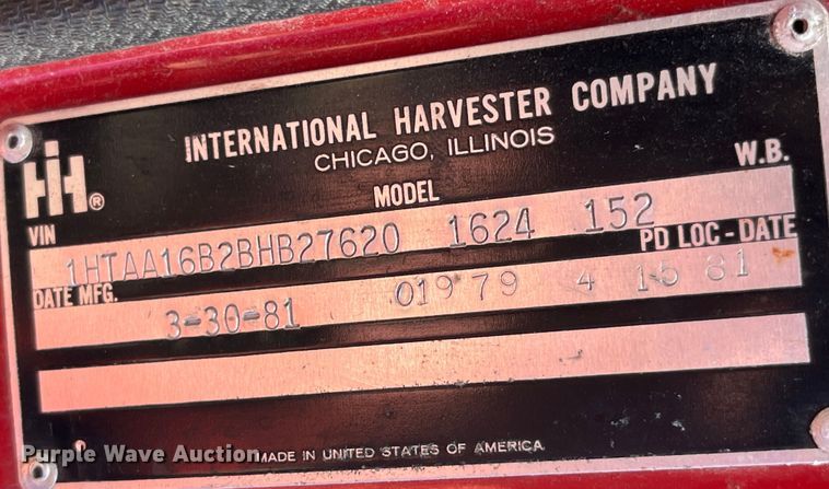 image for item EK8841 1981 International Harvester 1624 flatbed truck