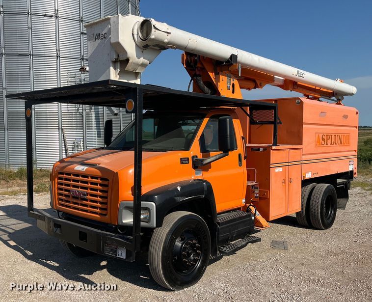 image for item EK8861 2006 GMC C7500 forestry bucket truck