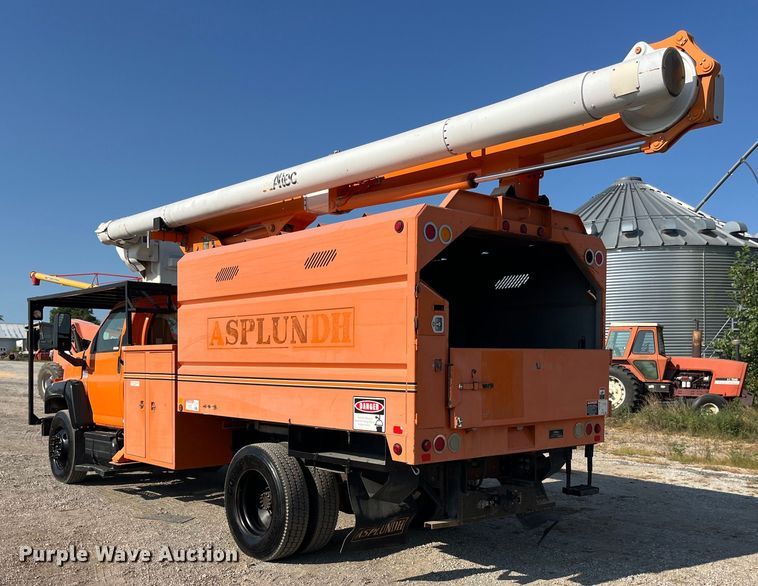 image for item EK8861 2006 GMC C7500 forestry bucket truck