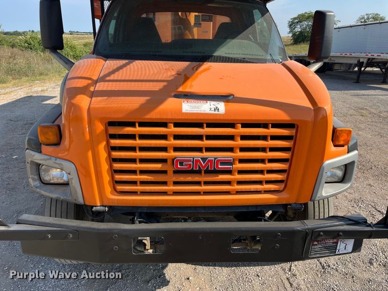 image for item EK8861 2006 GMC C7500 forestry bucket truck