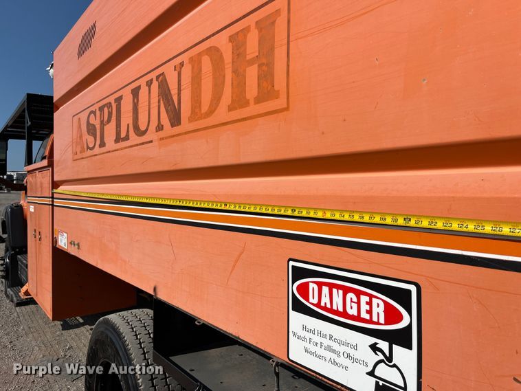 image for item EK8861 2006 GMC C7500 forestry bucket truck