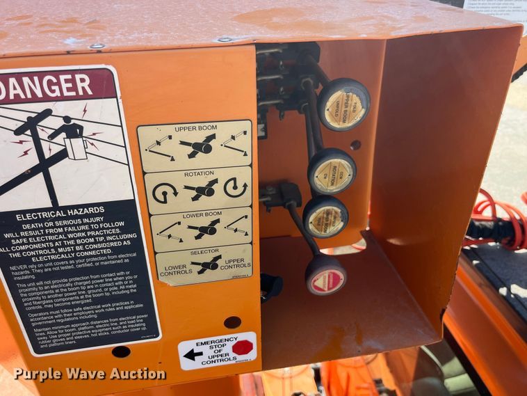 image for item EK8861 2006 GMC C7500 forestry bucket truck