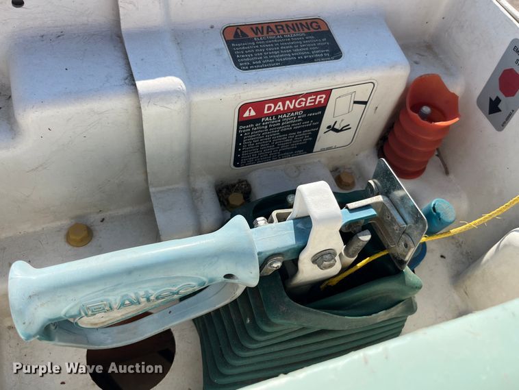 image for item EK8861 2006 GMC C7500 forestry bucket truck