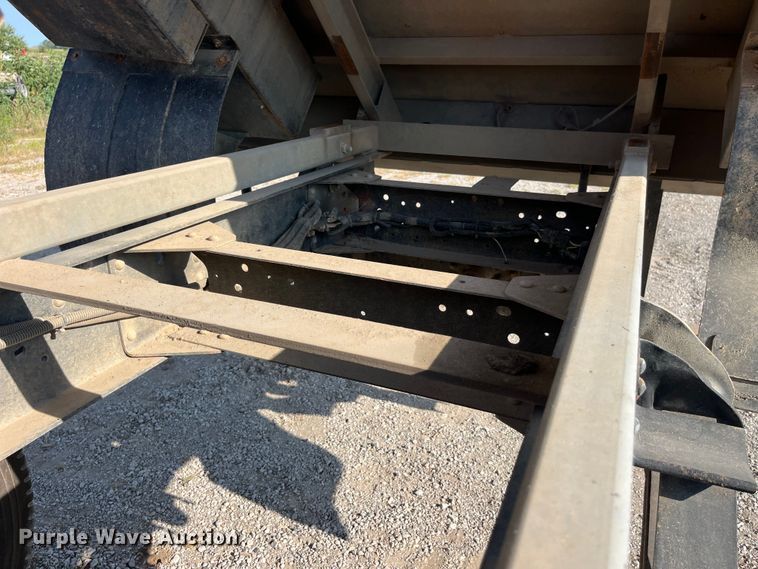 image for item EK8861 2006 GMC C7500 forestry bucket truck