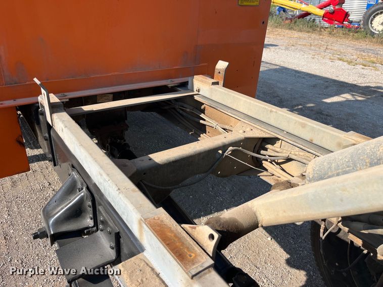 image for item EK8861 2006 GMC C7500 forestry bucket truck