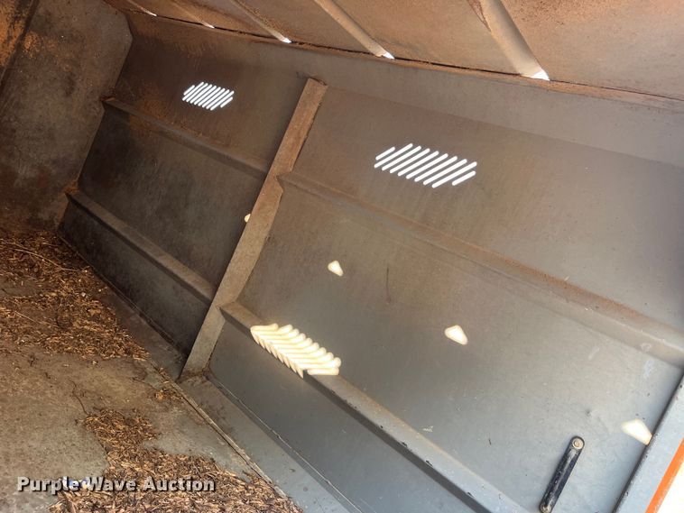 image for item EK8861 2006 GMC C7500 forestry bucket truck