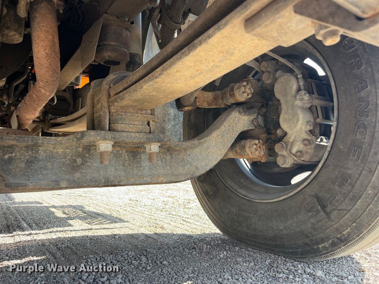 image for item EK8861 2006 GMC C7500 forestry bucket truck