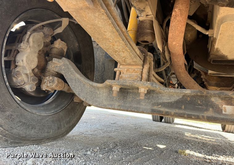 image for item EK8861 2006 GMC C7500 forestry bucket truck