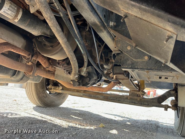 image for item EK8861 2006 GMC C7500 forestry bucket truck