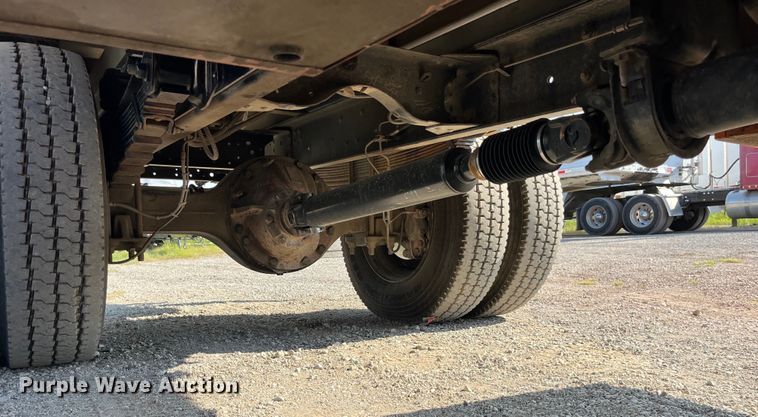 image for item EK8861 2006 GMC C7500 forestry bucket truck