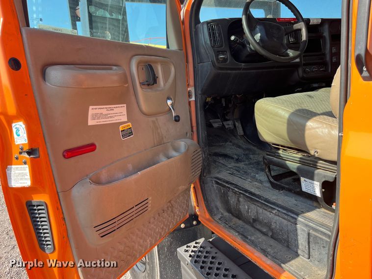 image for item EK8861 2006 GMC C7500 forestry bucket truck