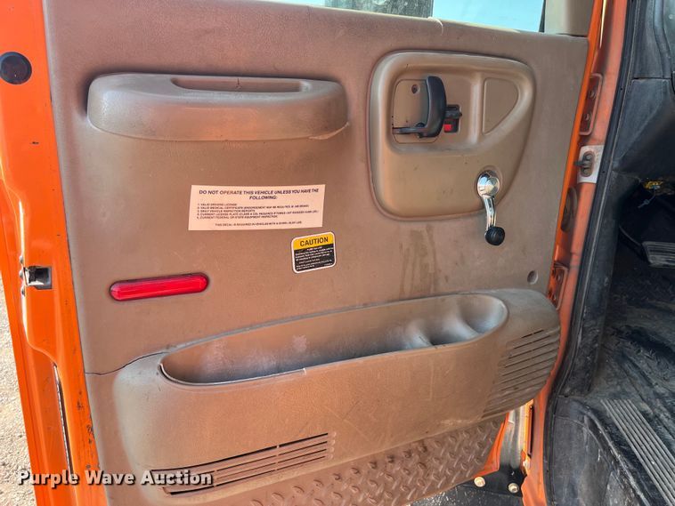 image for item EK8861 2006 GMC C7500 forestry bucket truck