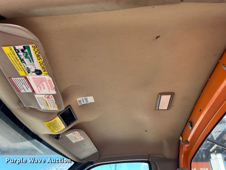 image for item EK8861 2006 GMC C7500 forestry bucket truck