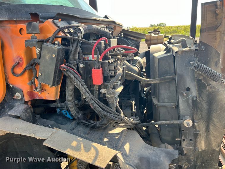 image for item EK8861 2006 GMC C7500 forestry bucket truck