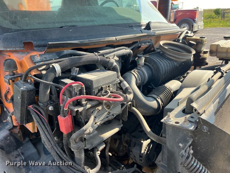 image for item EK8861 2006 GMC C7500 forestry bucket truck