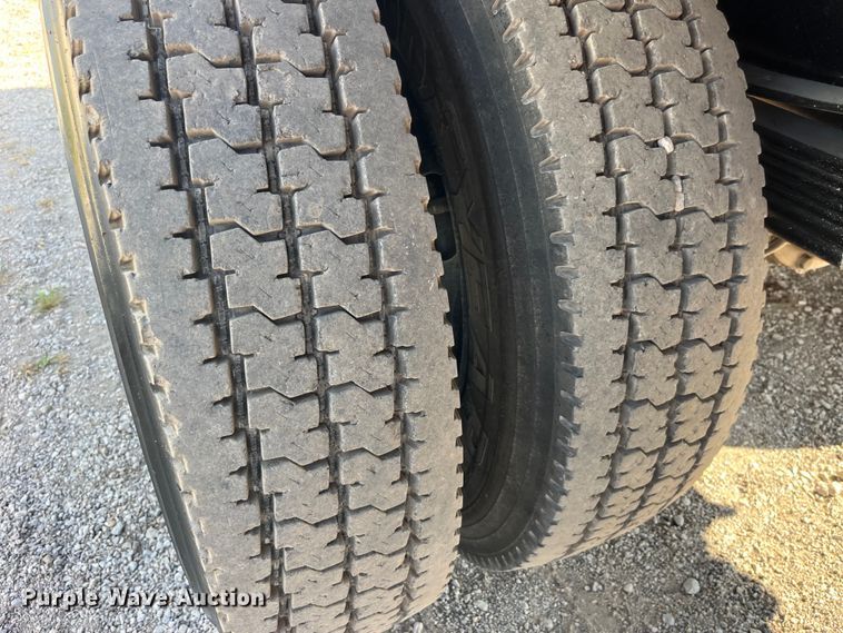 image for item EK8861 2006 GMC C7500 forestry bucket truck