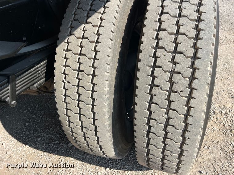 image for item EK8861 2006 GMC C7500 forestry bucket truck