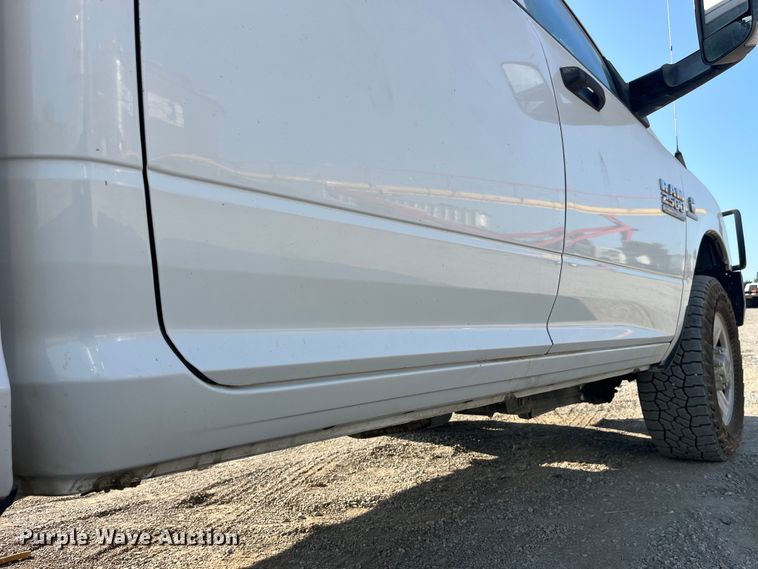 image for item EK8862 2015 Ram 2500HD Crew Cab pickup truck