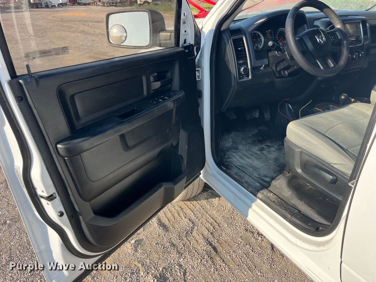 image for item EK8863 2015 Ram 2500HD Crew Cab pickup truck