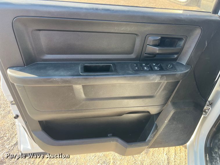 image for item EK8863 2015 Ram 2500HD Crew Cab pickup truck