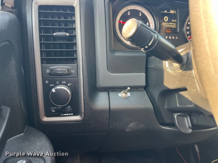 image for item EK8863 2015 Ram 2500HD Crew Cab pickup truck