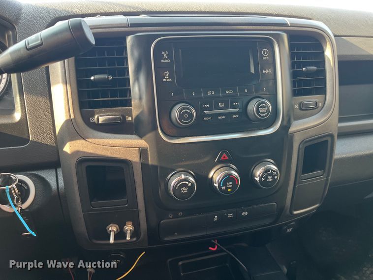 image for item EK8863 2015 Ram 2500HD Crew Cab pickup truck