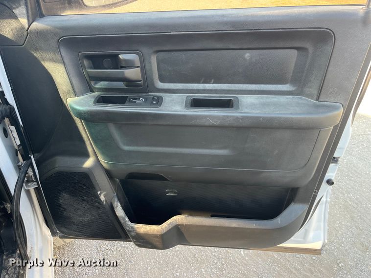 image for item EK8863 2015 Ram 2500HD Crew Cab pickup truck