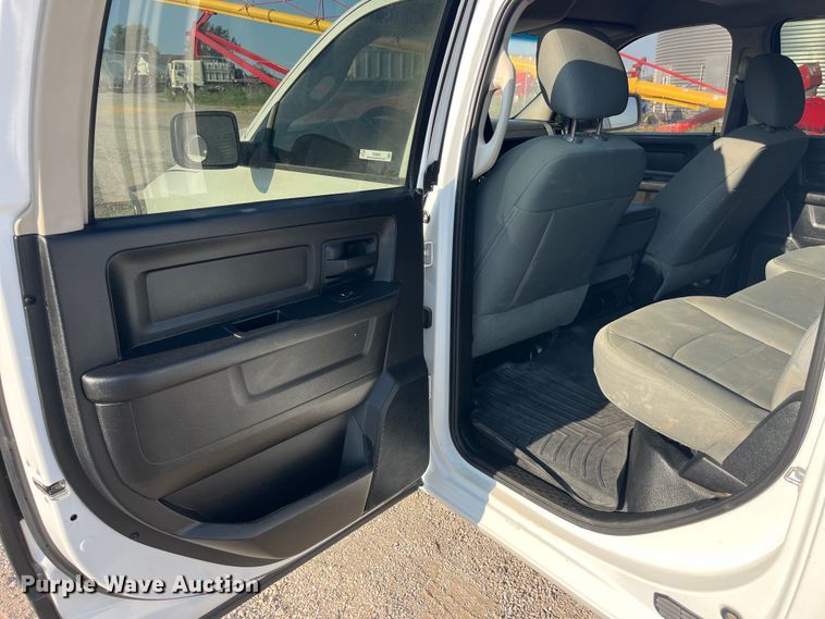 image for item EK8863 2015 Ram 2500HD Crew Cab pickup truck