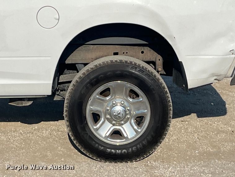 image for item EK8863 2015 Ram 2500HD Crew Cab pickup truck