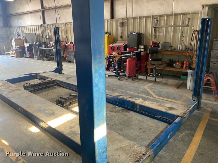 image for item EK8916 Rotary SM18E010 four post lift