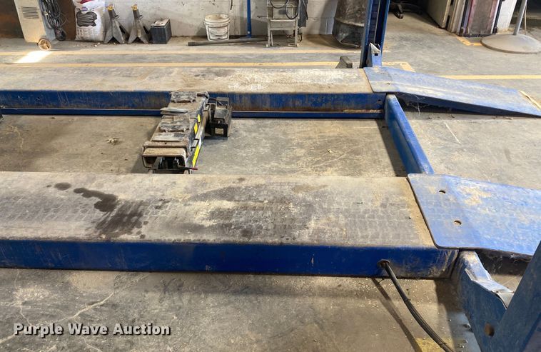 image for item EK8916 Rotary SM18E010 four post lift