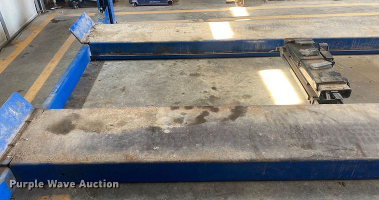 image for item EK8916 Rotary SM18E010 four post lift