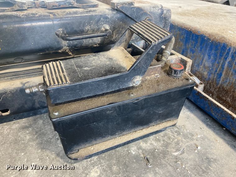 image for item EK8916 Rotary SM18E010 four post lift