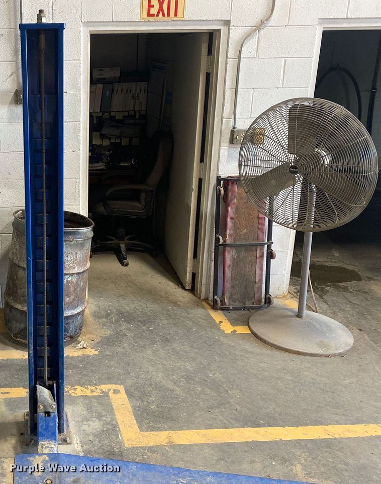 image for item EK8916 Rotary SM18E010 four post lift