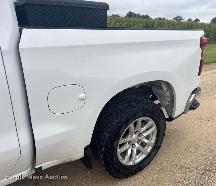 image for item EK8917 2019 Chevrolet Silverado 1500 Crew Cab pickup truck