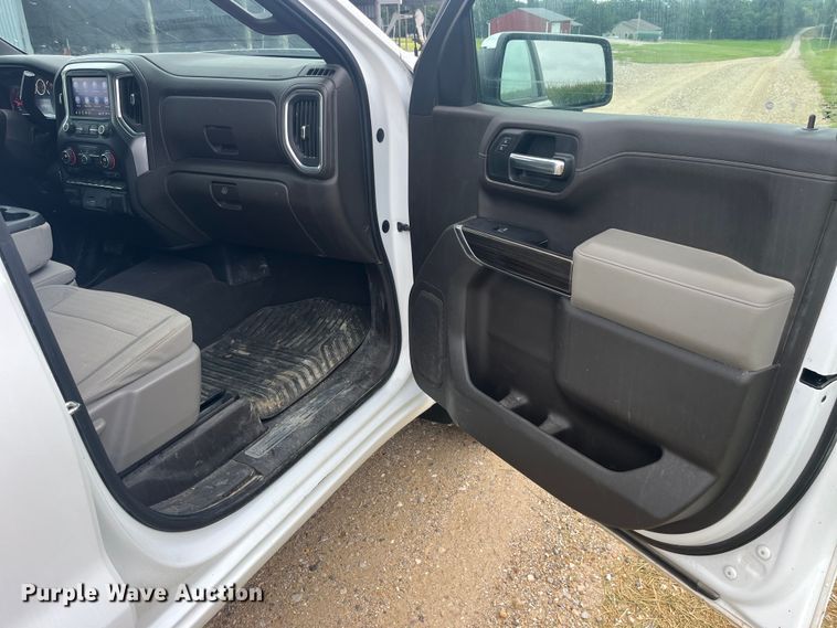 image for item EK8917 2019 Chevrolet Silverado 1500 Crew Cab pickup truck