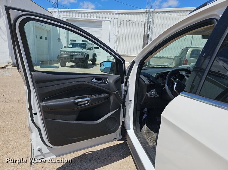 image for item IO9928 2014 Ford Escape SE SUV