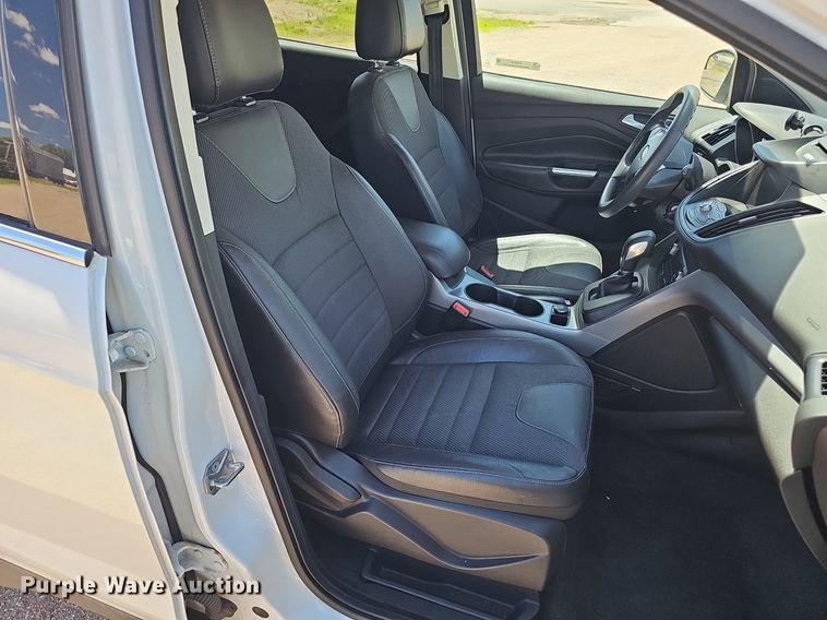 image for item IO9928 2014 Ford Escape SE SUV