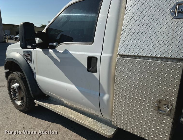 image for item LF9899 2009 Ford F450 Super Duty XL flatbed truck