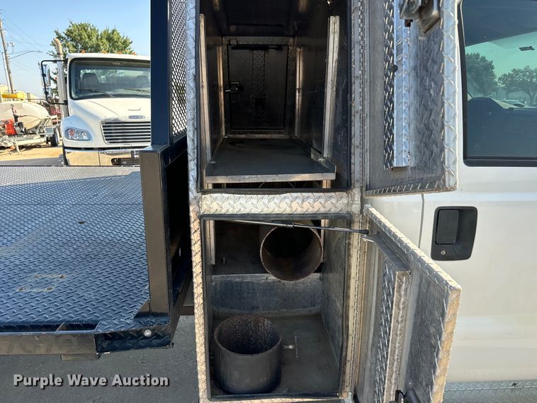 image for item LF9899 2009 Ford F450 Super Duty XL flatbed truck