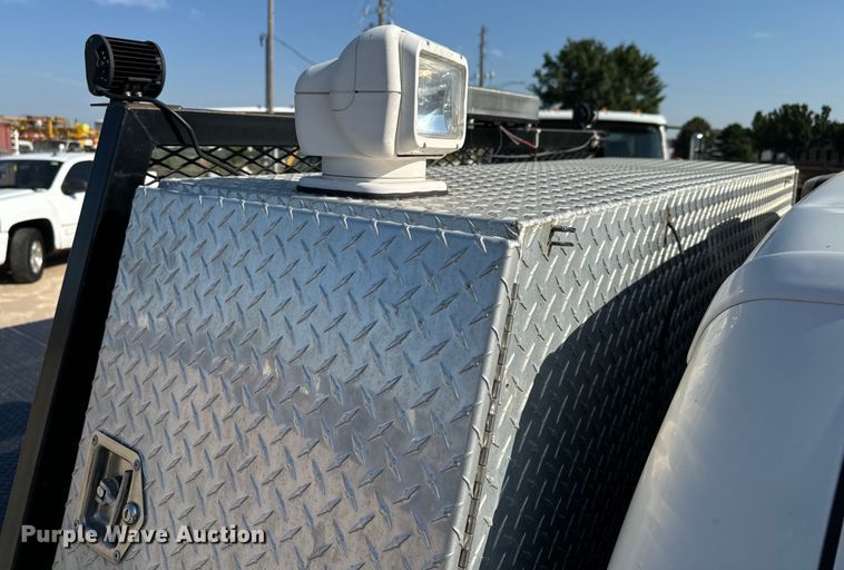 image for item LF9899 2009 Ford F450 Super Duty XL flatbed truck