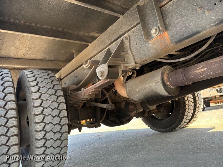 image for item LF9899 2009 Ford F450 Super Duty XL flatbed truck