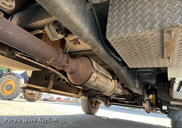 image for item LF9899 2009 Ford F450 Super Duty XL flatbed truck