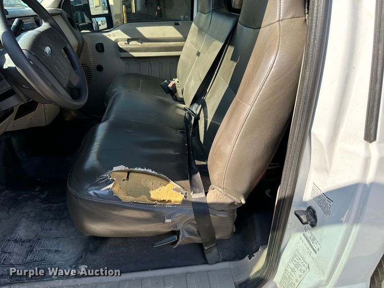 image for item LF9899 2009 Ford F450 Super Duty XL flatbed truck