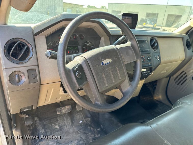 image for item LF9899 2009 Ford F450 Super Duty XL flatbed truck